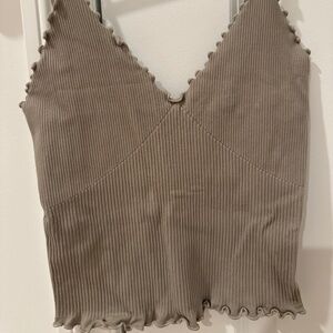 FREE PEOPLE SCALLOPED TRIM TANK TOP (SIZE M/ L)